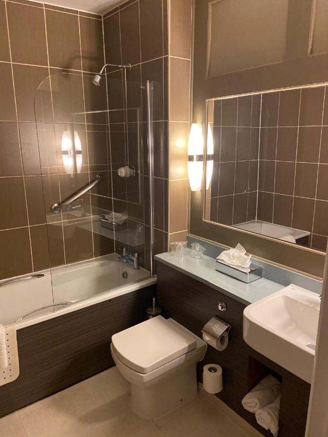 Caledonian Hotel 뉴캐슬어폰타인 외부 사진